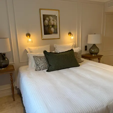 Hotel Logis Maison Turenne 3*