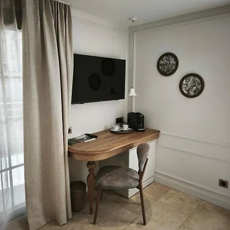 Logis Maison Turenne Hotel